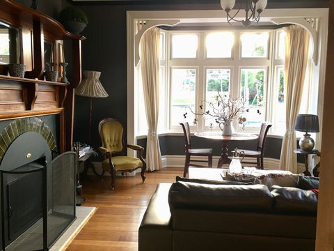 Cygnet Old Bank - Accommodation Main Beach 38