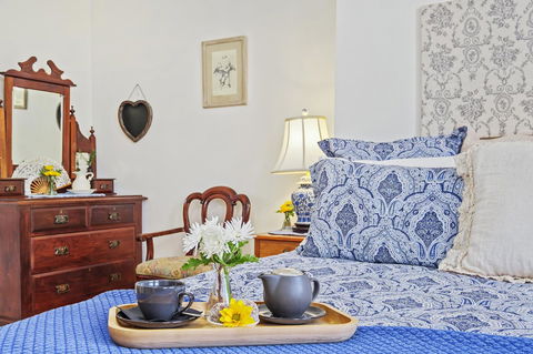 Cygnet Old Bank - Accommodation Main Beach 2