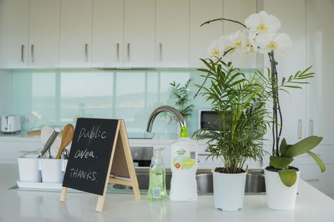 Amazing Sea Views Luxury Guest House - Accommodation Main Beach 5