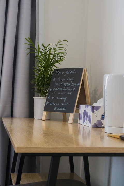 Amazing Sea Views Luxury Guest House - Accommodation Main Beach 14