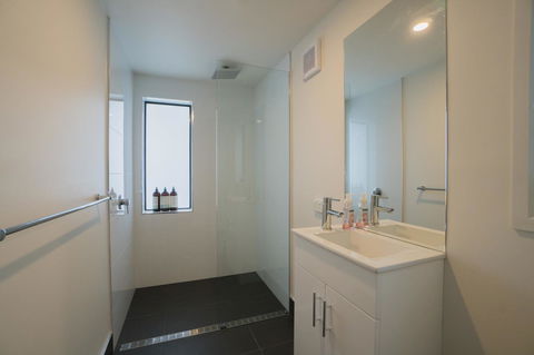 Amazing Sea Views Luxury Guest House - Accommodation Main Beach 11