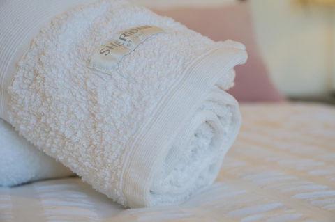 Amazing Sea Views Luxury Guest House - Accommodation Main Beach 6