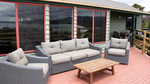 DOLPHIN LOOKOUT COTTAGE - Amazing Views Of The Bay Of Fires - Accommodation Main Beach 7