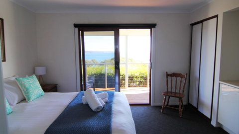 DOLPHIN LOOKOUT COTTAGE - Amazing Views Of The Bay Of Fires - Accommodation Main Beach 13