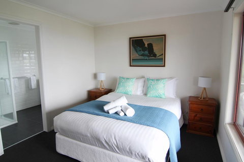 DOLPHIN LOOKOUT COTTAGE - Amazing Views Of The Bay Of Fires - Accommodation Main Beach 10