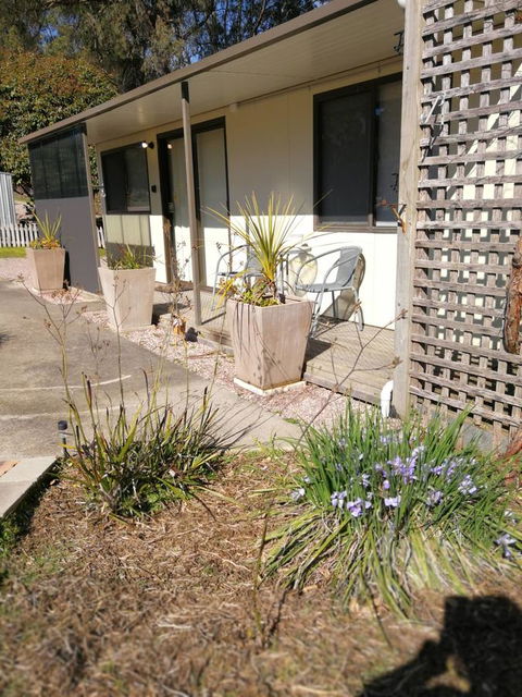 Hilltop Cottages - Accommodation Main Beach 20