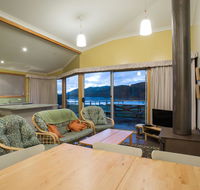 Arthur Riverfront and Sea Lodge downstream - Accommodation Main Beach