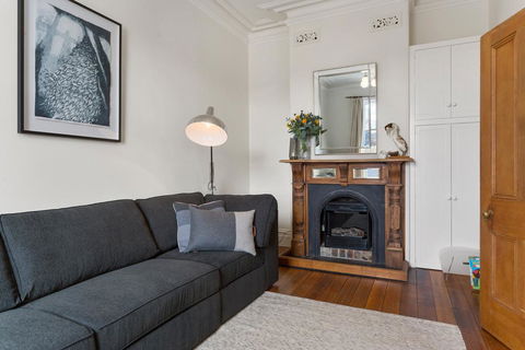 WEST NEST | Classic 3BR Hobart Terrace BEST Location, View, Close To City - Accommodation Main Beach 13