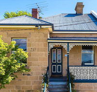 WEST NEST  Classic 3BR Hobart Terrace BEST Location View Close to City - Accommodation Main Beach