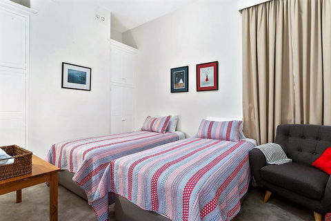 WEST NEST | Classic 3BR Hobart Terrace BEST Location, View, Close To City - Accommodation Main Beach 12