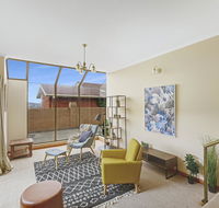 Vintage Cuddle Guest House - Accommodation Main Beach