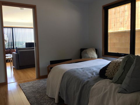 Finnview House - Accommodation Main Beach 12