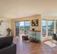 Isle of Views - Accommodation Main Beach