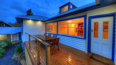 Ashdowns Of Dover - Accommodation Main Beach 24