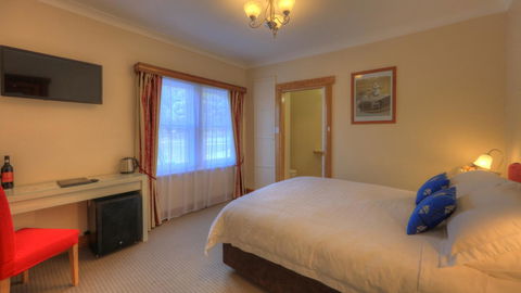 Ashdowns Of Dover - Accommodation Main Beach 7