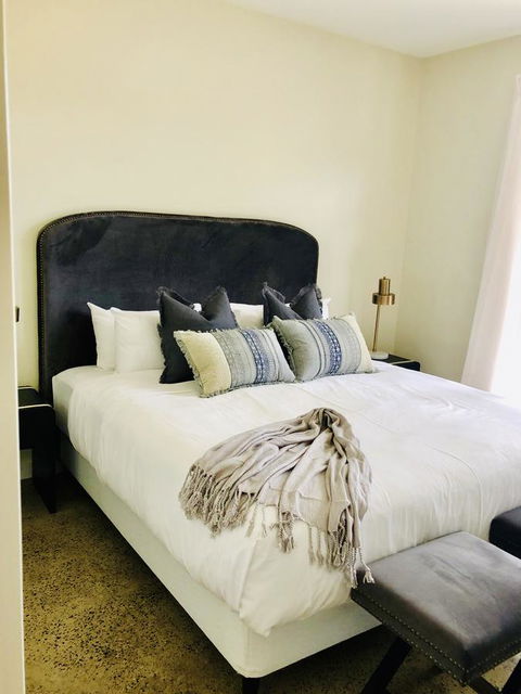 EMBRACING EVANDALE - Hosted By L'Abode Accommodation - Accommodation Main Beach 3