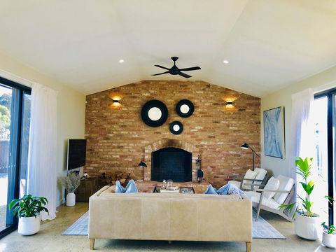 EMBRACING EVANDALE - Hosted By L'Abode Accommodation - Accommodation Main Beach 0