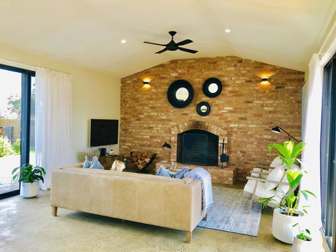 EMBRACING EVANDALE - Hosted By L'Abode Accommodation - Accommodation Main Beach 7