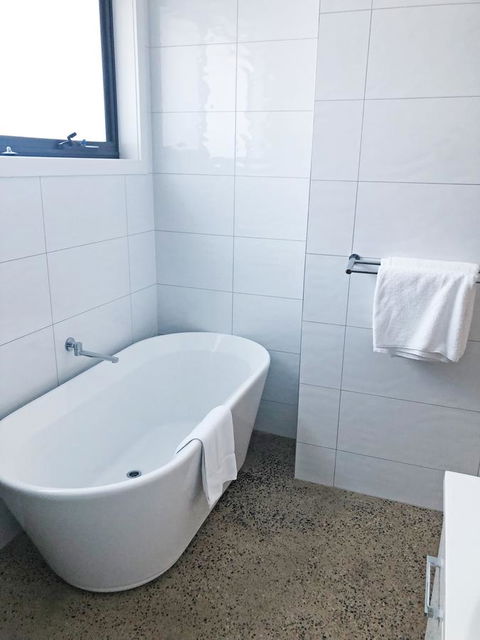 EMBRACING EVANDALE - Hosted By L'Abode Accommodation - Accommodation Main Beach 25