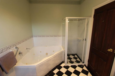 Orana House - Accommodation Main Beach 37