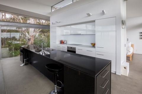 Avalon Coastal Retreat - Accommodation Main Beach 13