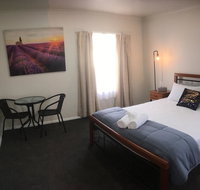 3ree- Spacious  Charming Apartment - Accommodation Main Beach