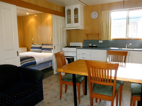 Strahan Beach Tourist Park - Accommodation Main Beach 4