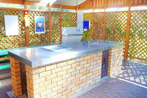 Strahan Beach Tourist Park - Accommodation Main Beach 6