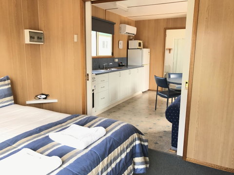 Strahan Beach Tourist Park - Accommodation Main Beach 3
