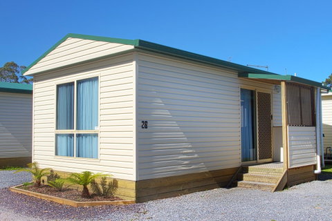 Strahan Beach Tourist Park - Accommodation Main Beach 11