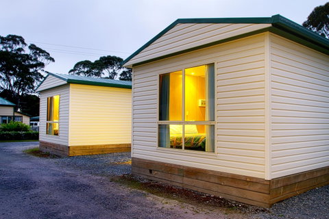 Strahan Beach Tourist Park - Accommodation Main Beach 7