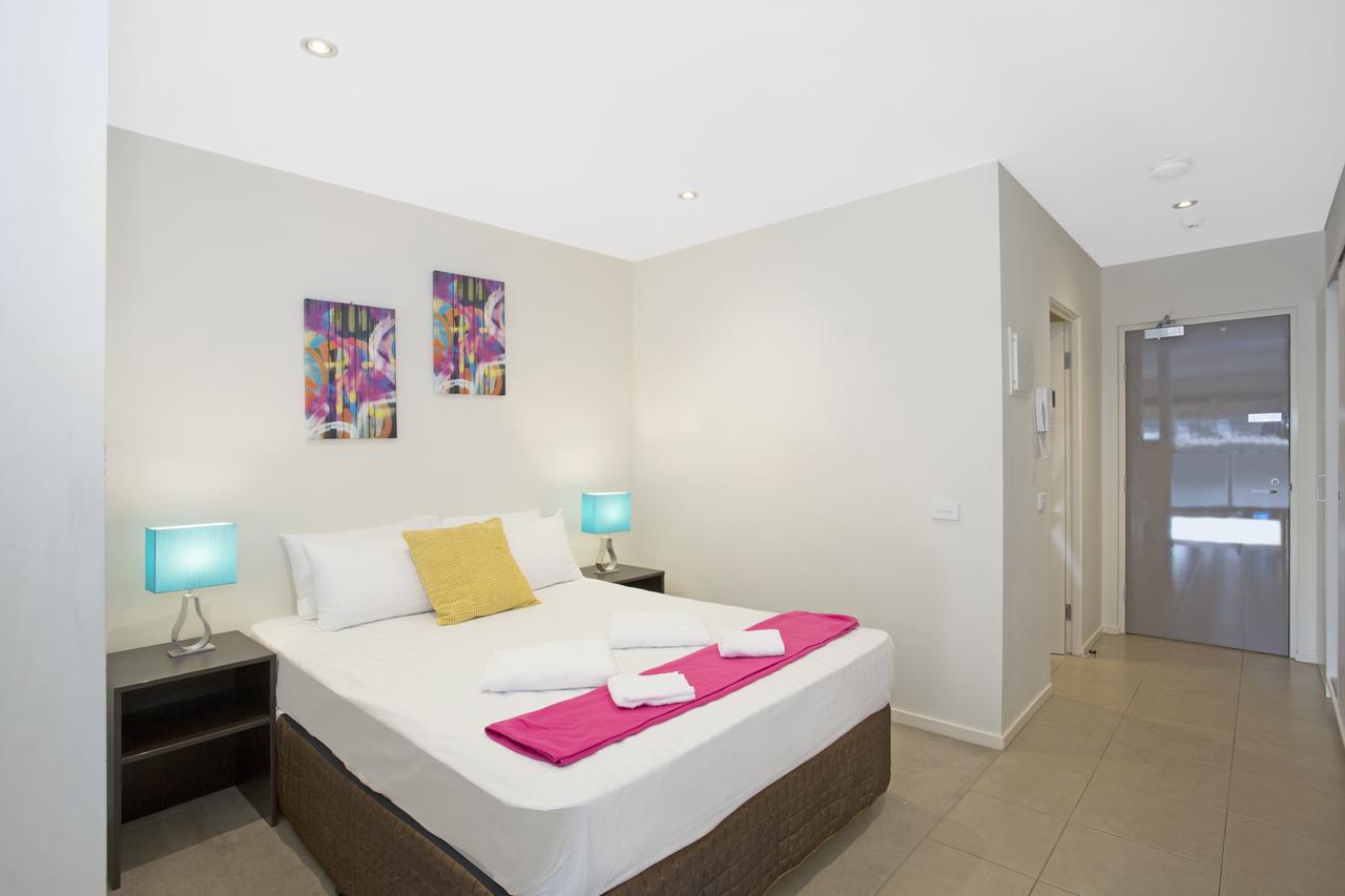  Accommodation Main Beach