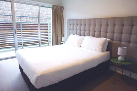 The Apollo - Accommodation Main Beach 23