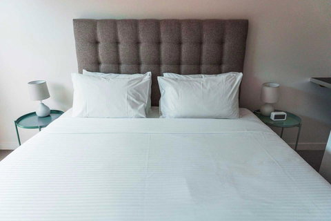 The Apollo - Accommodation Main Beach 6