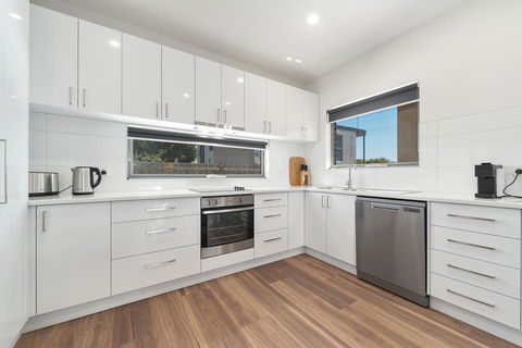 Rosewater Townhouses Dromana - Accommodation Main Beach 17