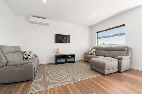 Rosewater Townhouses Dromana - Accommodation Main Beach 25