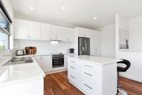 Rosewater Townhouses Dromana - Accommodation Main Beach 24