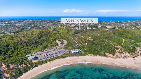 Oceanic Sorrento - Accommodation Main Beach 0