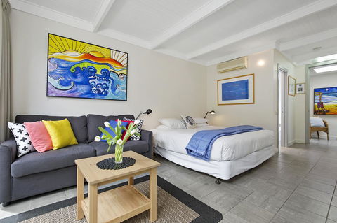 Oceanic Sorrento - Accommodation Main Beach 13