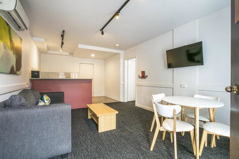 Nightcap At Matthew Flinders Hotel - Accommodation Main Beach 23