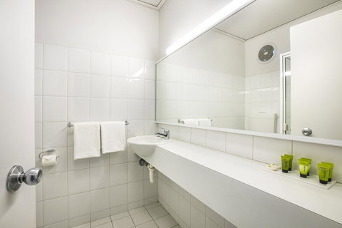 Nightcap At Matthew Flinders Hotel - Accommodation Main Beach 16