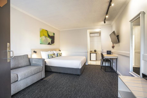 Nightcap At Matthew Flinders Hotel - Accommodation Main Beach 3