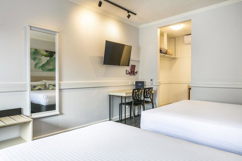 Nightcap At Matthew Flinders Hotel - Accommodation Main Beach 12