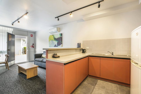 Nightcap At Matthew Flinders Hotel - Accommodation Main Beach 22