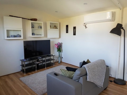 Romsey Homestay - Accommodation Main Beach 0