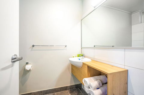 Nightcap At Keysborough Hotel - Accommodation Main Beach 3