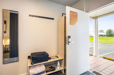 Nightcap At Keysborough Hotel - Accommodation Main Beach 16