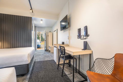 Nightcap At Keysborough Hotel - Accommodation Main Beach 18