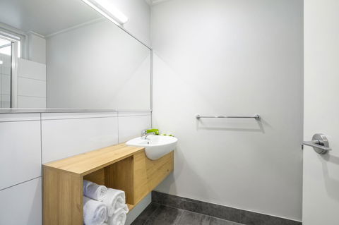 Nightcap At Keysborough Hotel - Accommodation Main Beach 11