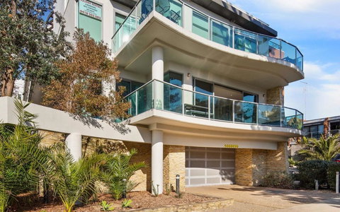 130 At The Waves - Accommodation Main Beach 25